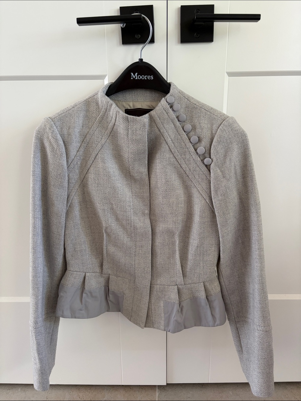 BCBGMaxAzria Light Gray Structured Peplum Blazer